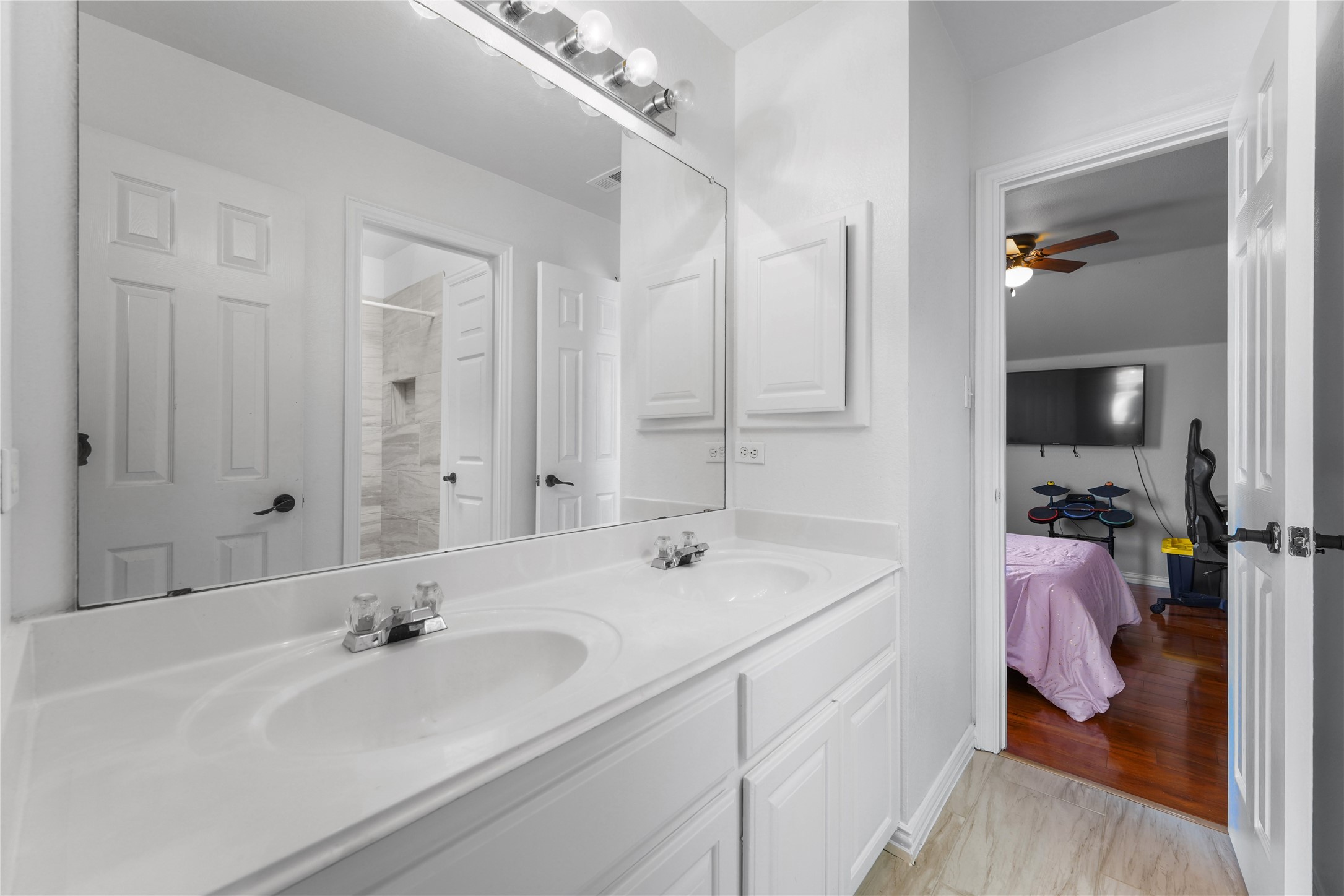 2011 Brianna Lane Arlington TX 76001