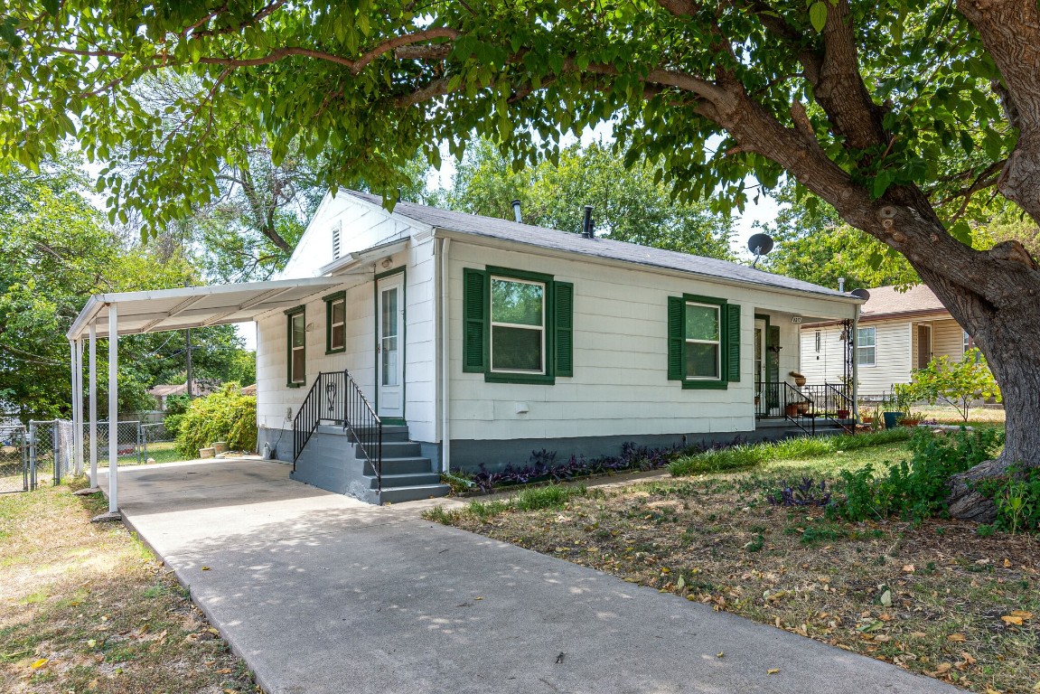 5017 Penrod Court River Oaks TX 76114