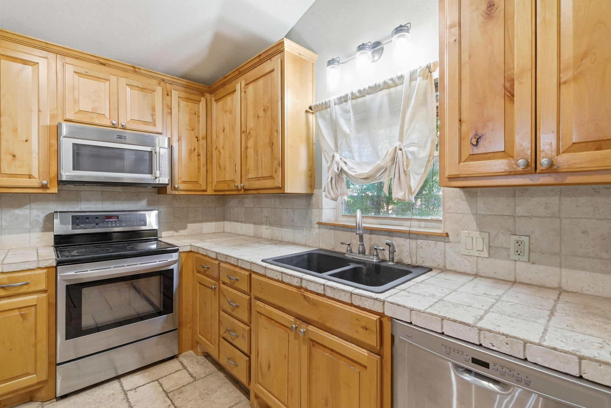 200 N Elm Lane Tolar TX 76476