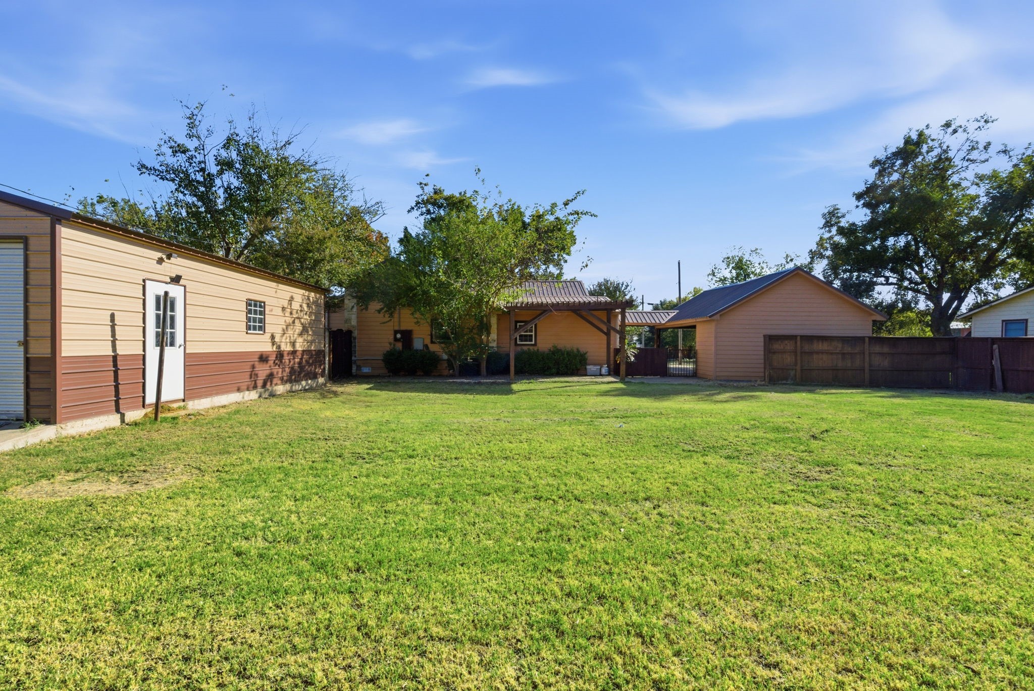 200 N Elm Lane Tolar TX 76476