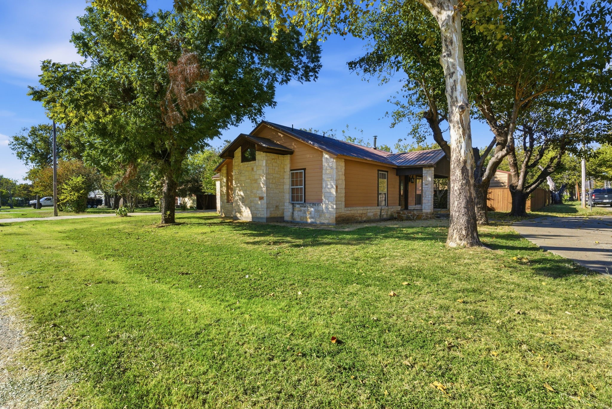 200 N Elm Lane Tolar TX 76476