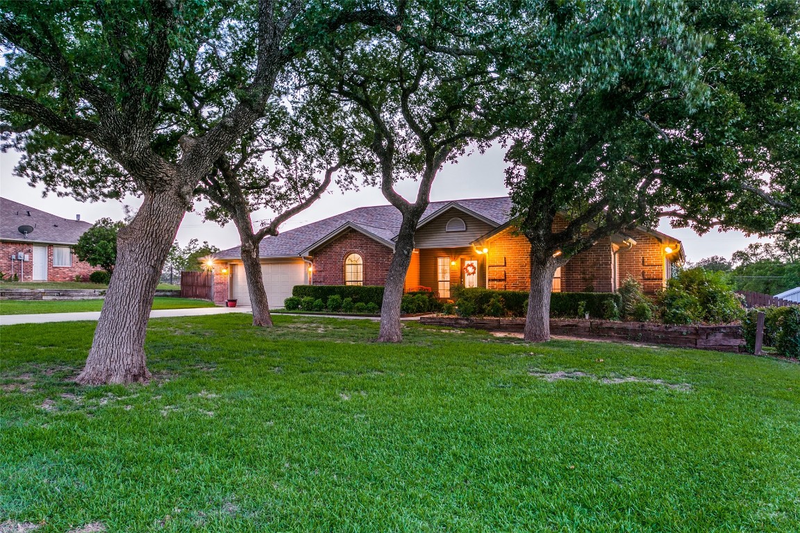 606 Grand Oaks Court Alvord TX 76225