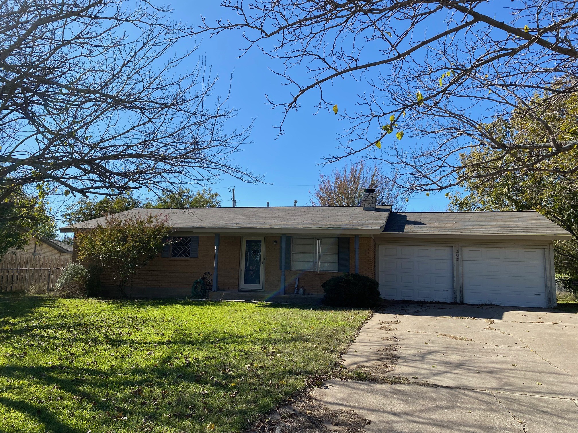 205 Shoshone Street Comanche TX 76442