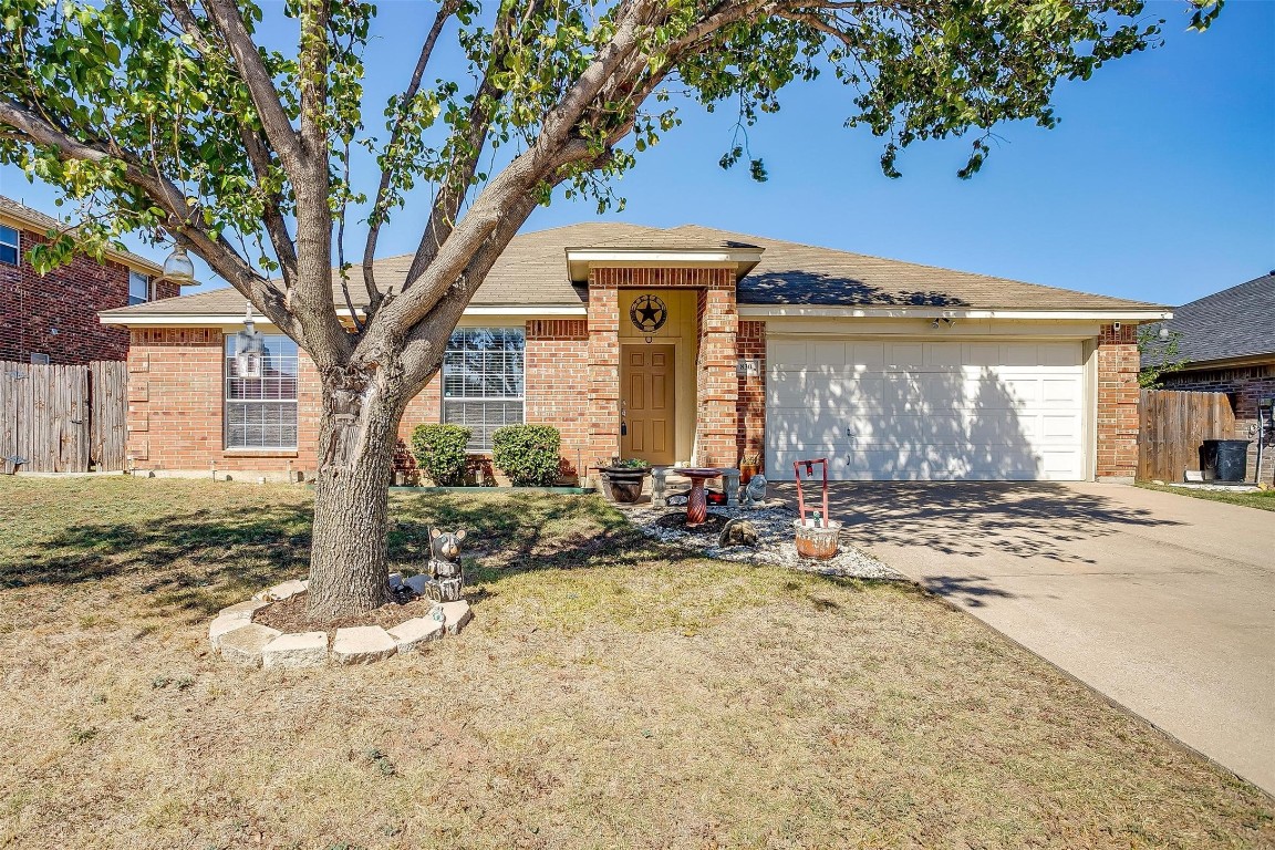 830 La Sierra Court Crowley TX 76036