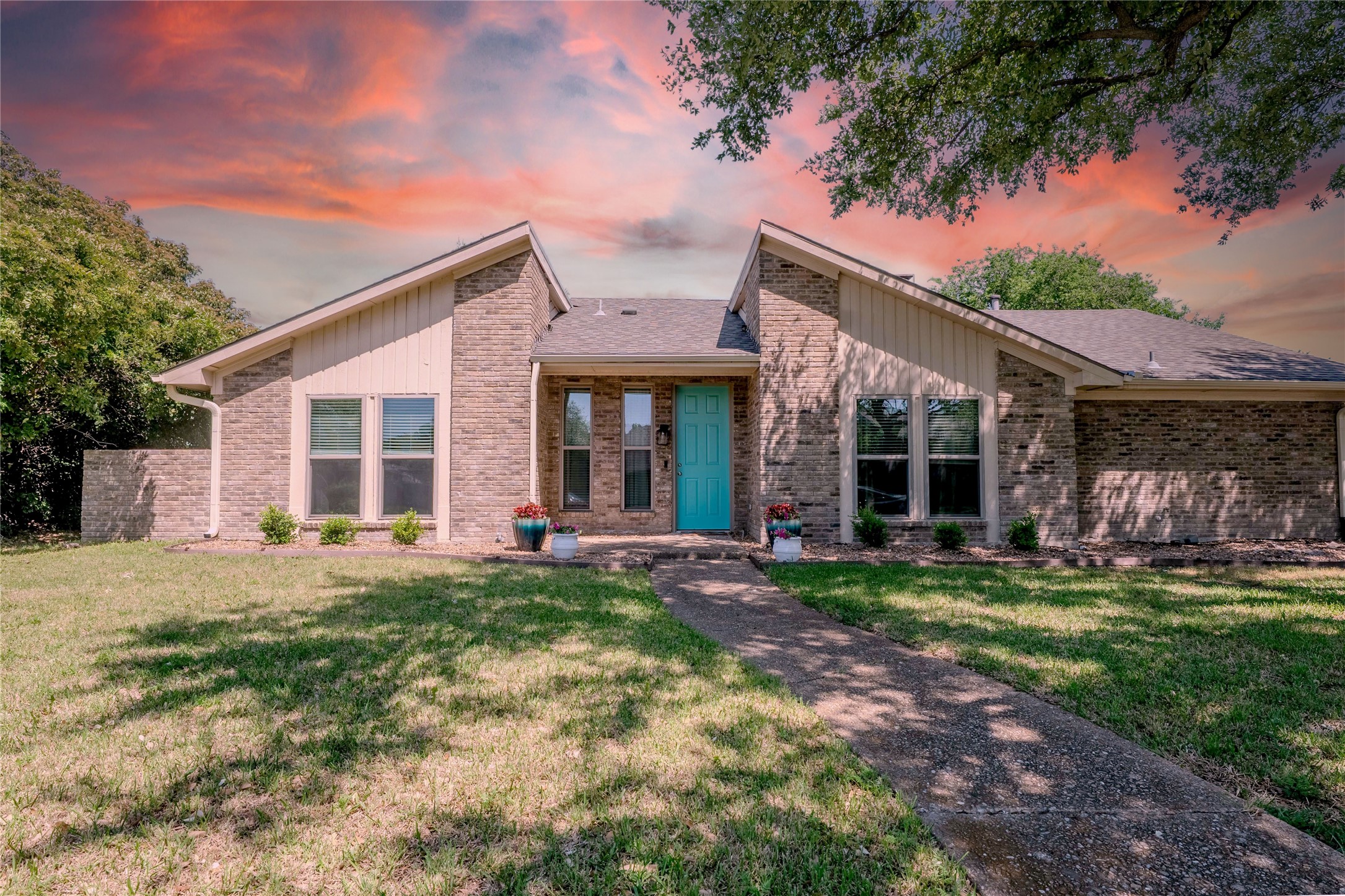 2016 Stain Glass Drive Plano TX 75075