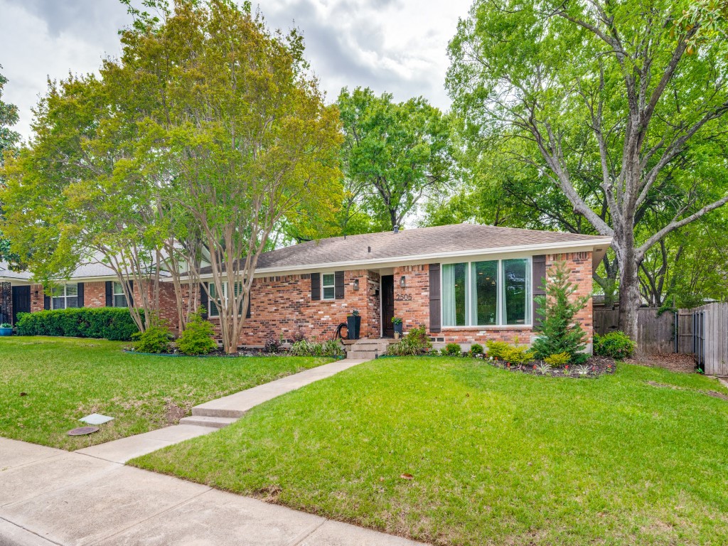 2505 Fenestra Drive Dallas TX 75228