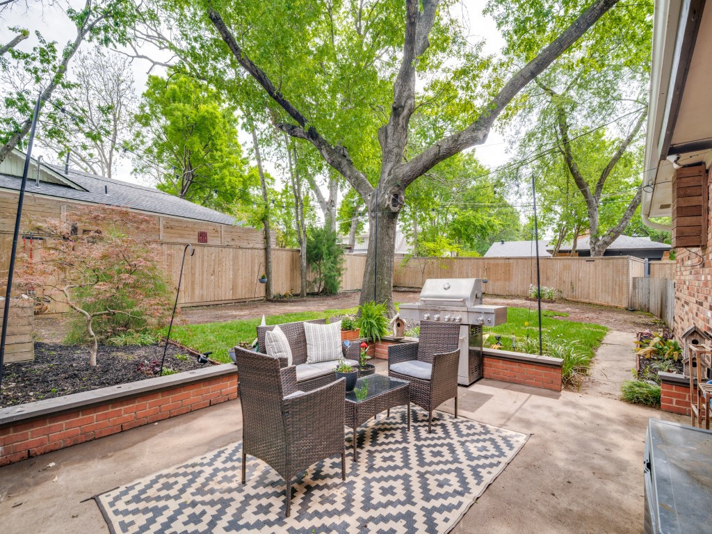 2505 Fenestra Drive Dallas TX 75228