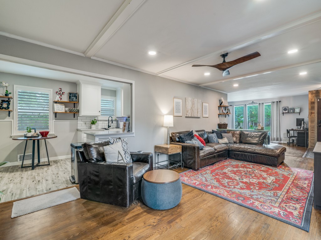 2505 Fenestra Drive Dallas TX 75228