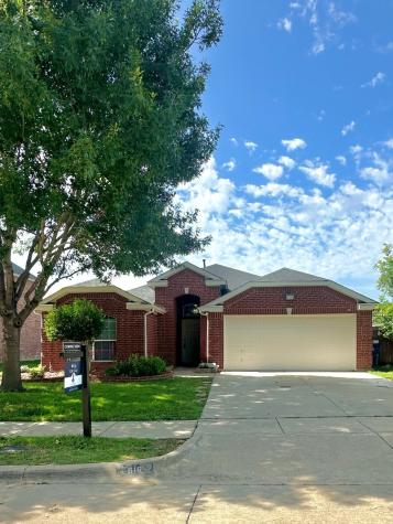 616 Kerry Street Crowley TX 76036