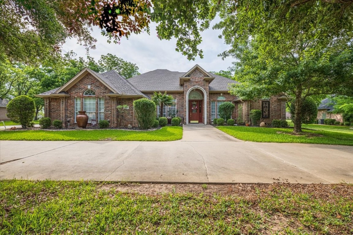 9615 Champions Drive Granbury TX 76049