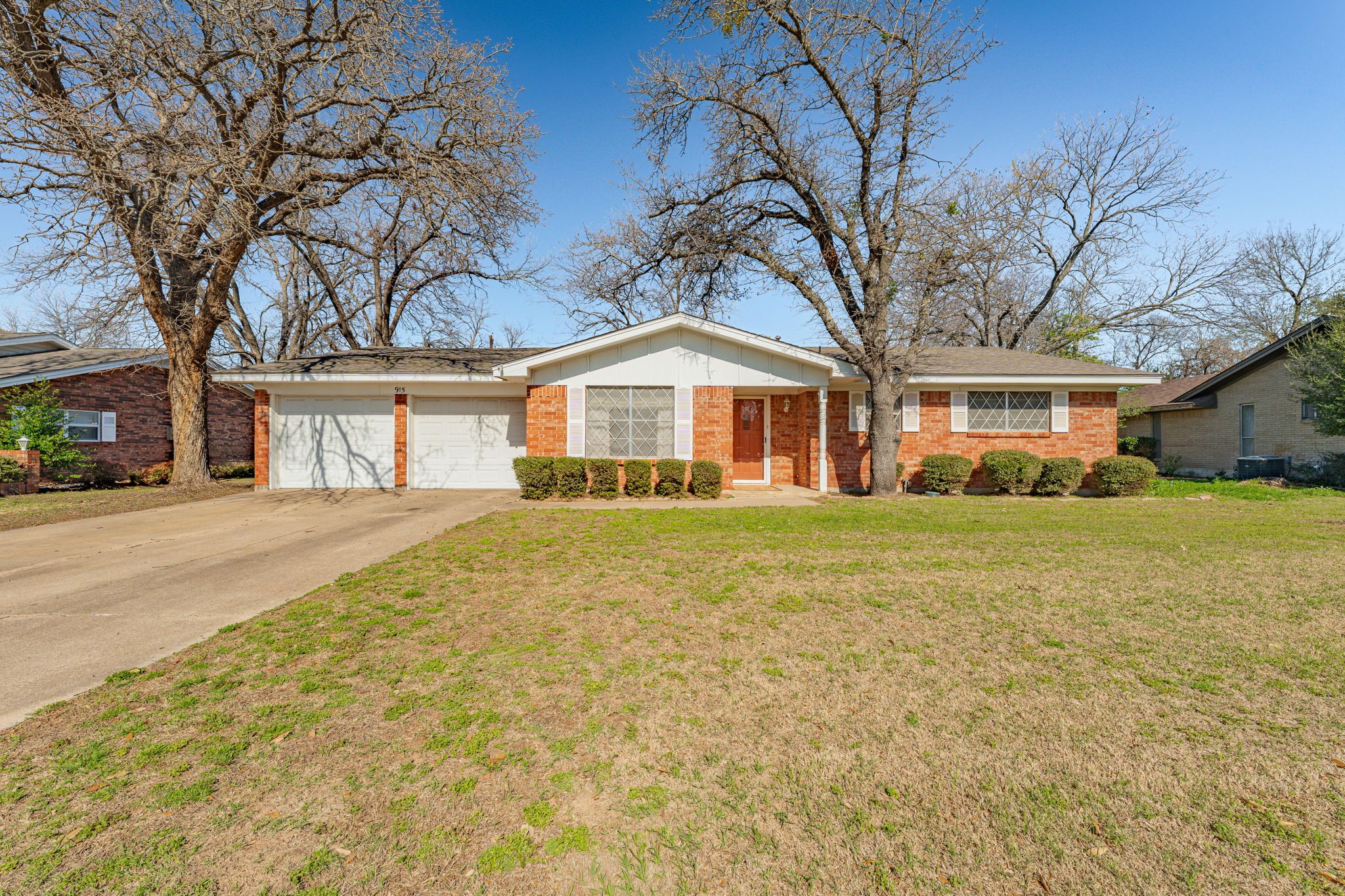 915 N Charlotte Avenue Stephenville TX 76401