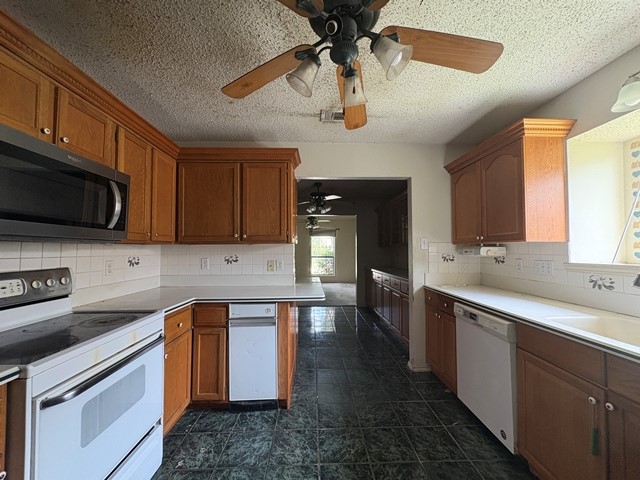 110 E Schreiber Street Garland TX 75040