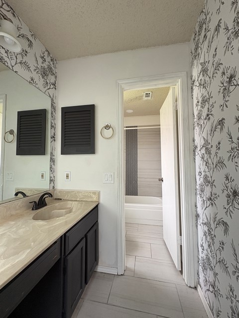 110 E Schreiber Street Garland TX 75040