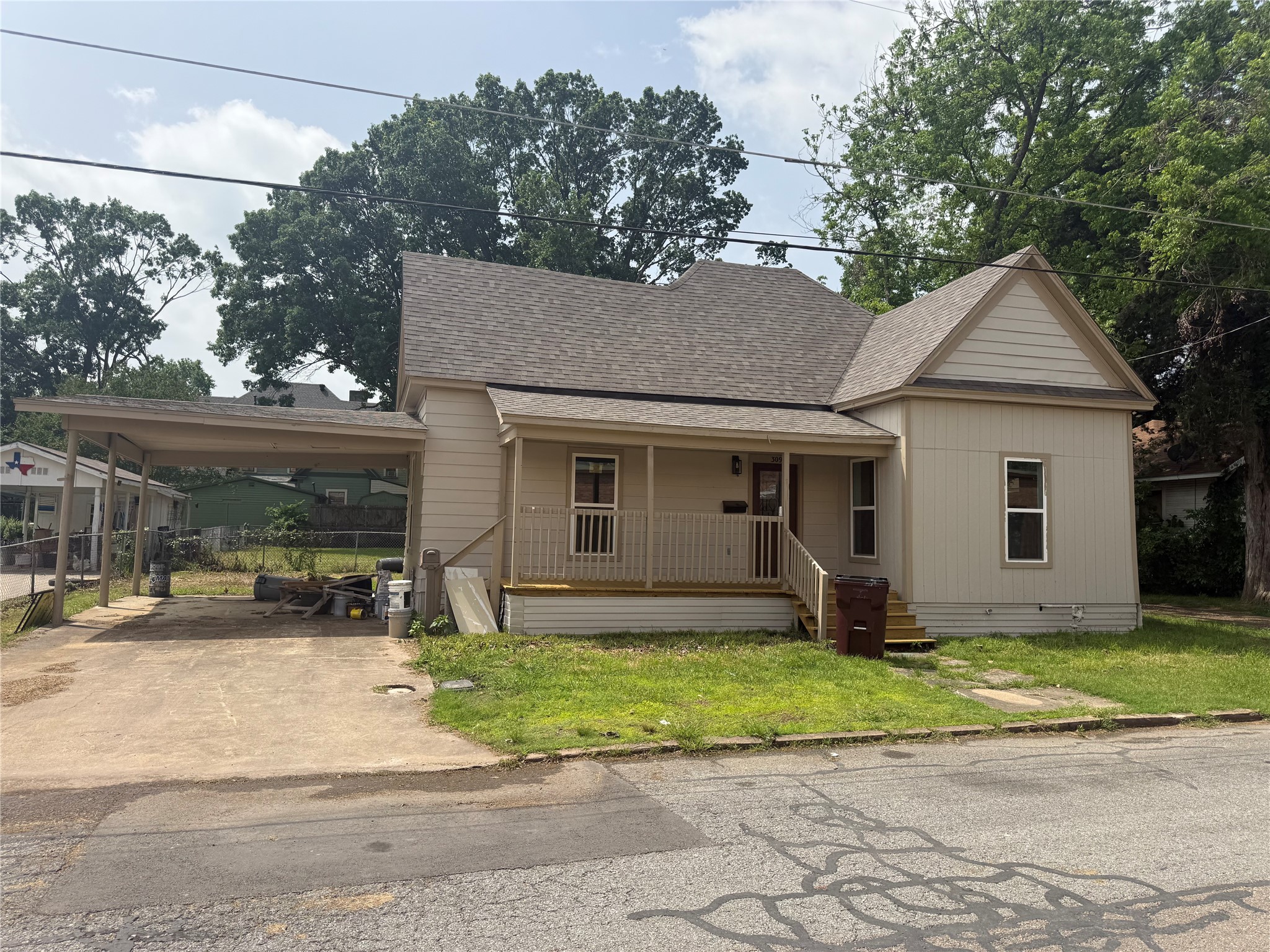 309 W 8th Street Bonham TX 75418