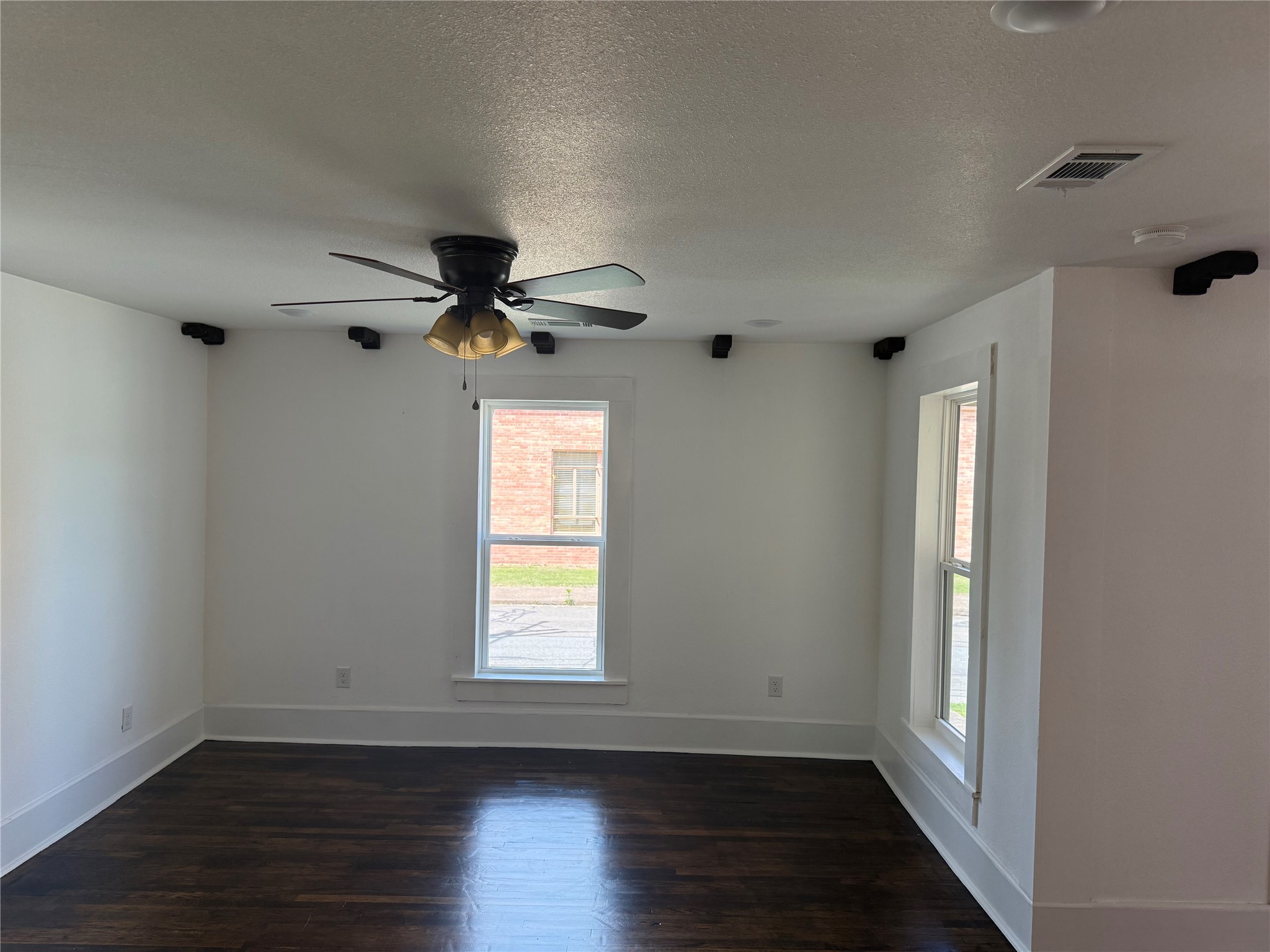 309 W 8th Street Bonham TX 75418