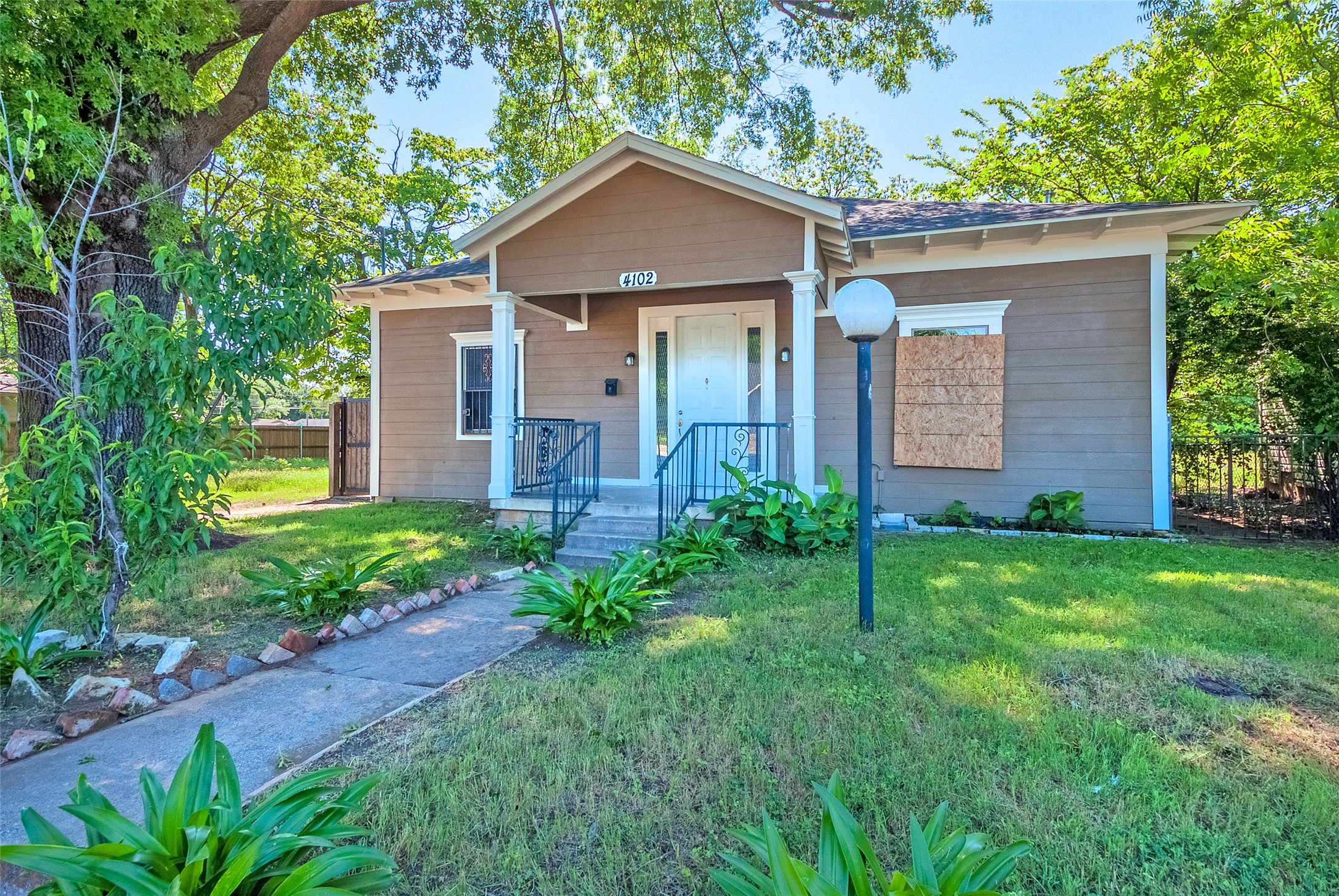 4102 Robert L Parish Sr. Avenue Dallas TX 75210