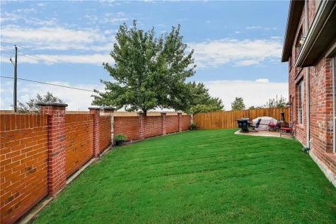 2703 Waterway Drive Grand Prairie TX 75054