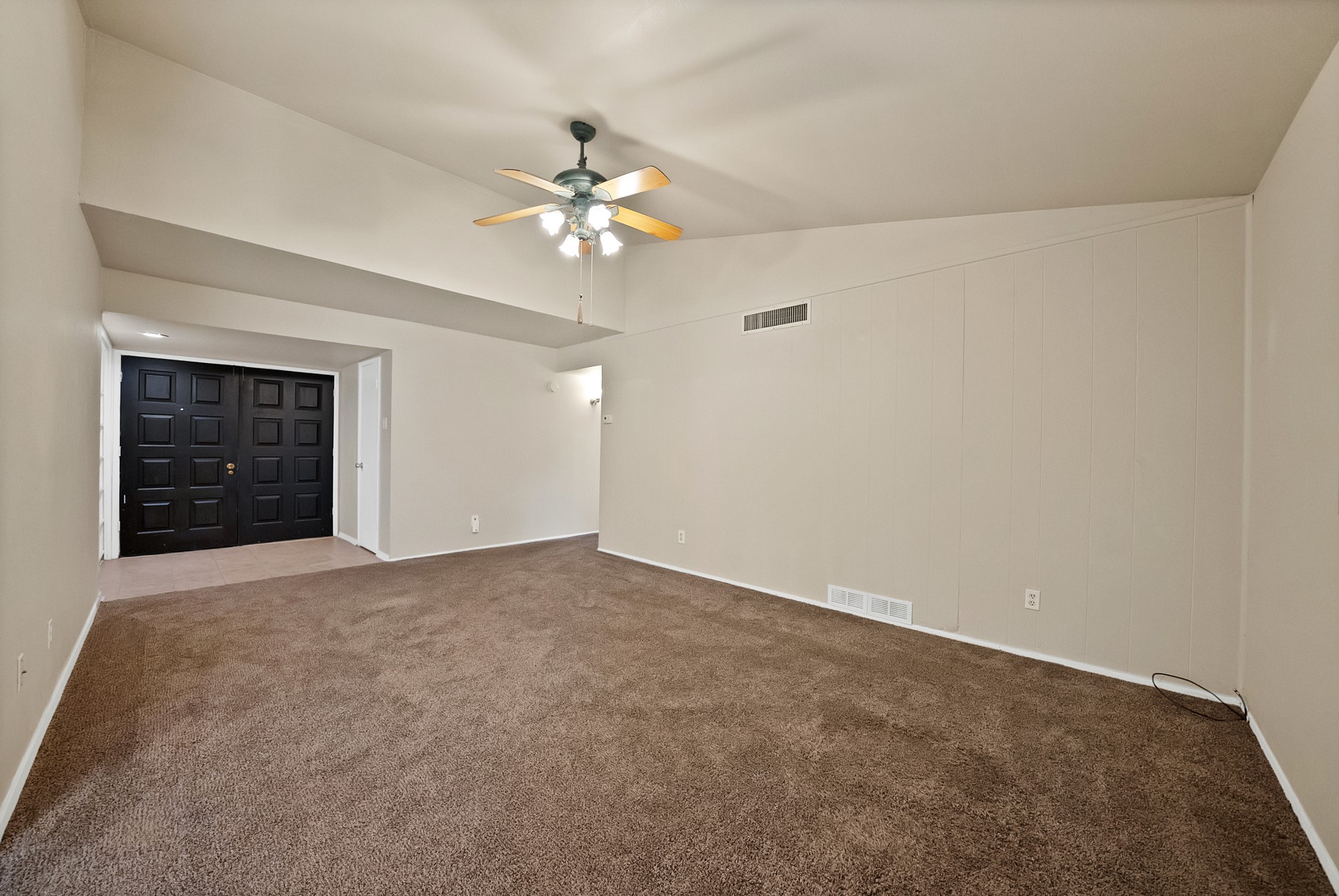 909 Ravencroft Drive Garland TX 75043