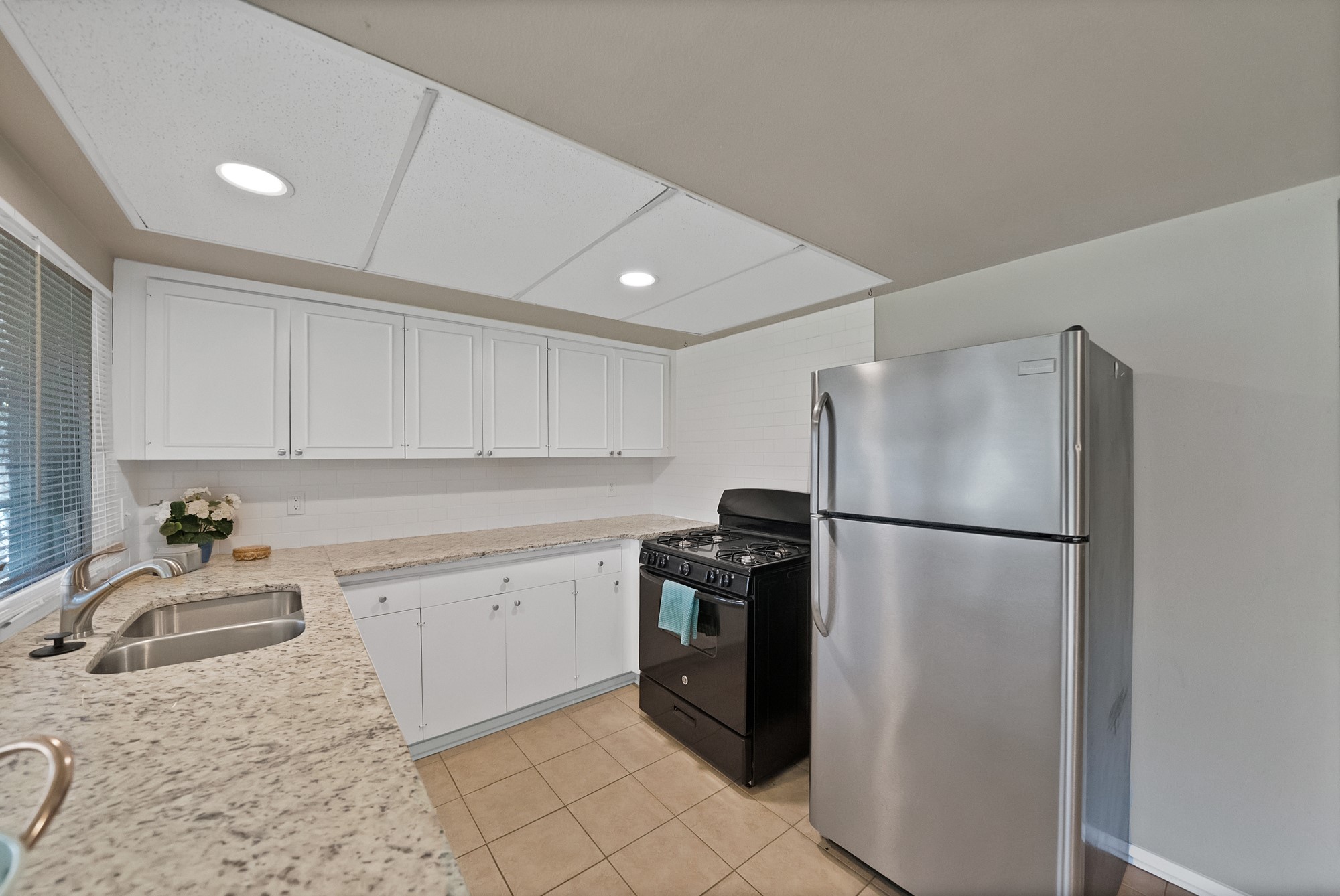 909 Ravencroft Drive Garland TX 75043