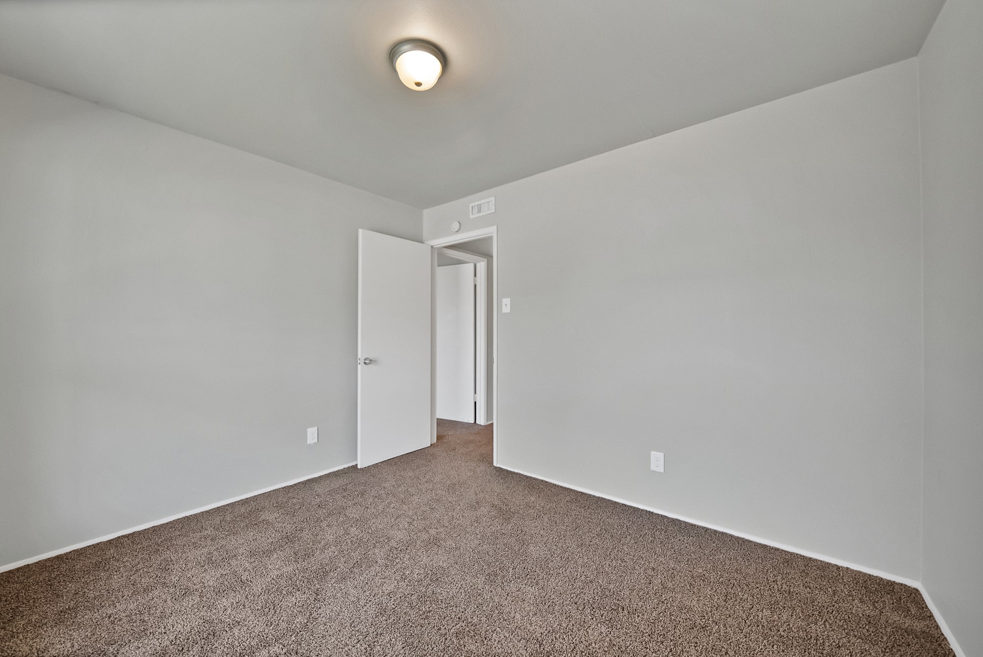 909 Ravencroft Drive Garland TX 75043