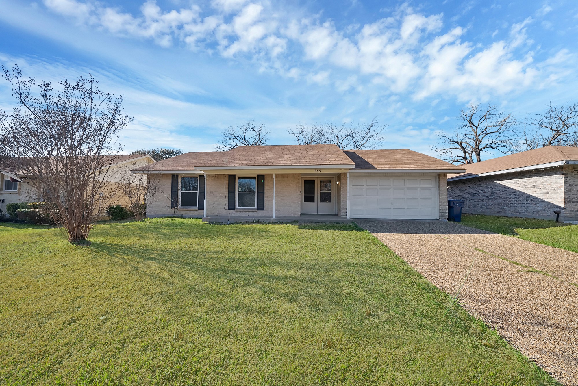 909 Ravencroft Drive Garland TX 75043