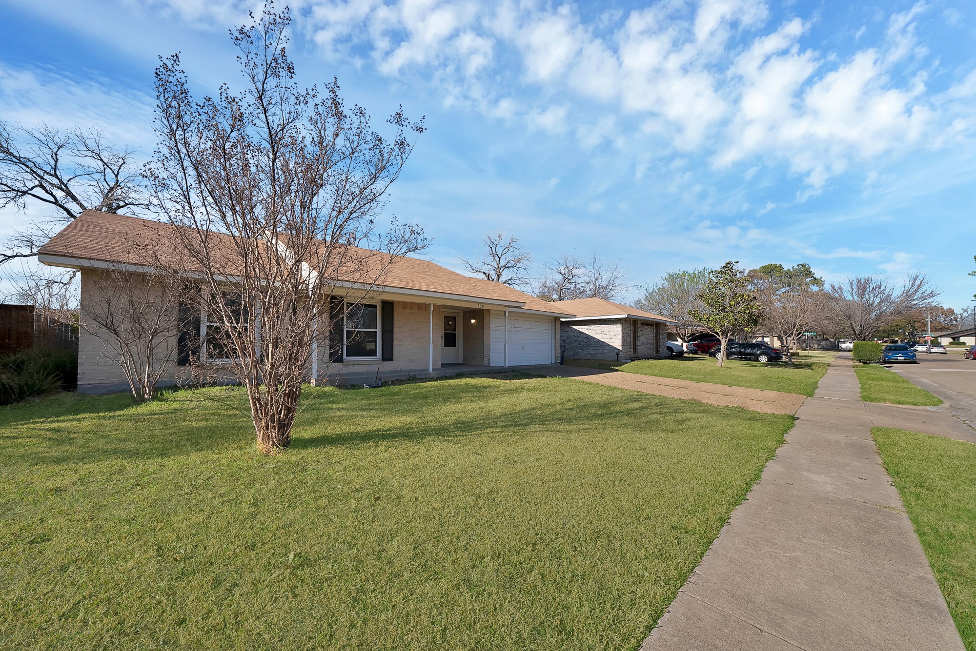 909 Ravencroft Drive Garland TX 75043