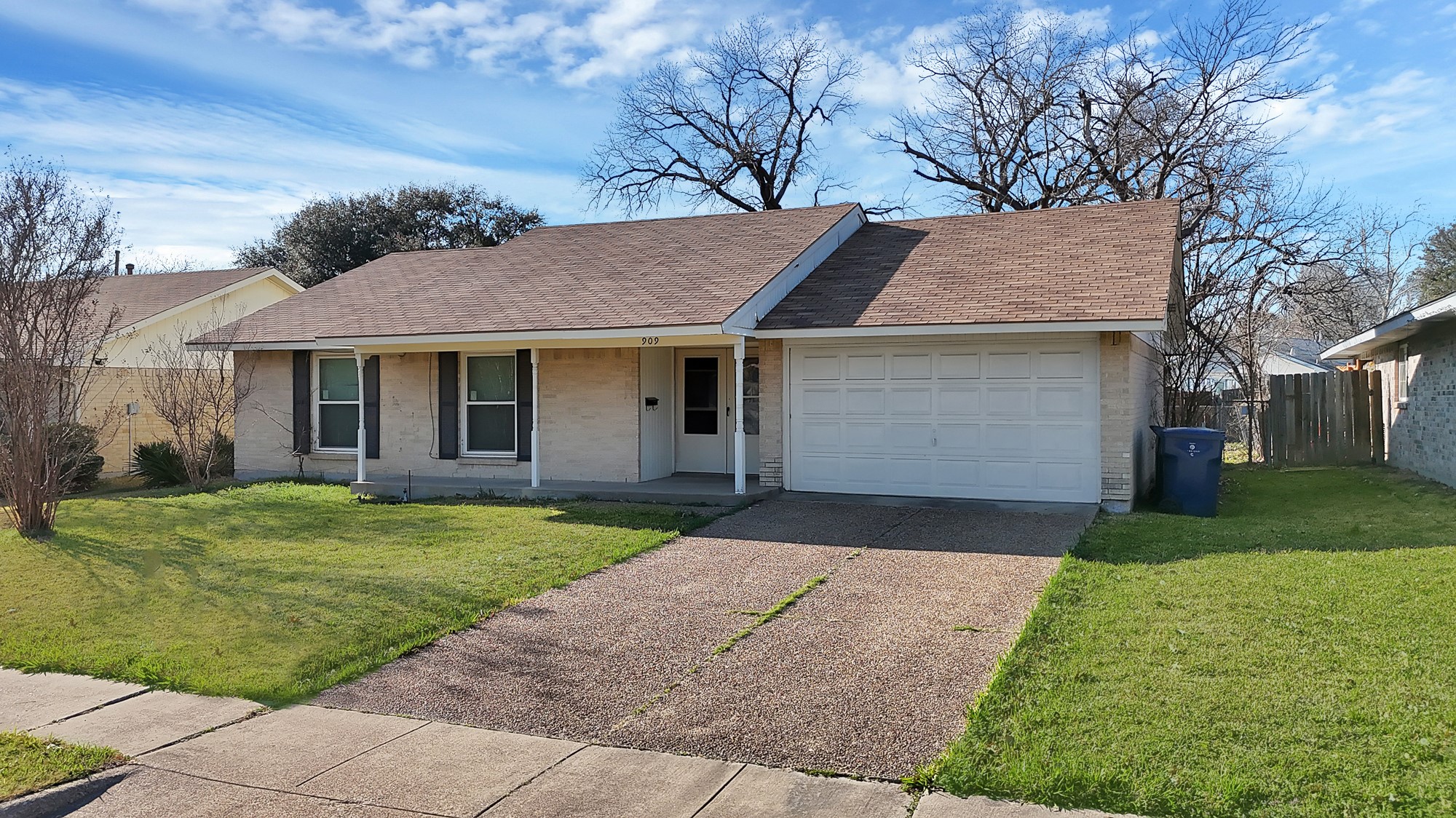 909 Ravencroft Drive Garland TX 75043