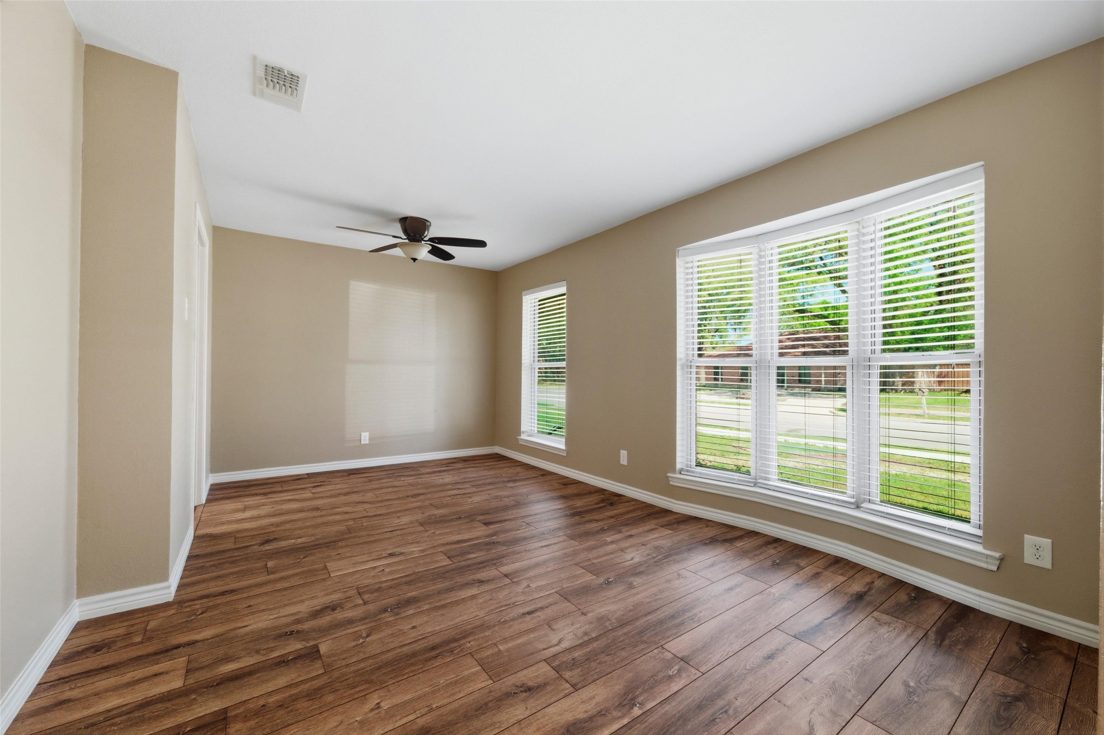 714 Royal Oaks Drive Garland TX 75040