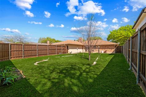 714 Royal Oaks Drive Garland TX 75040