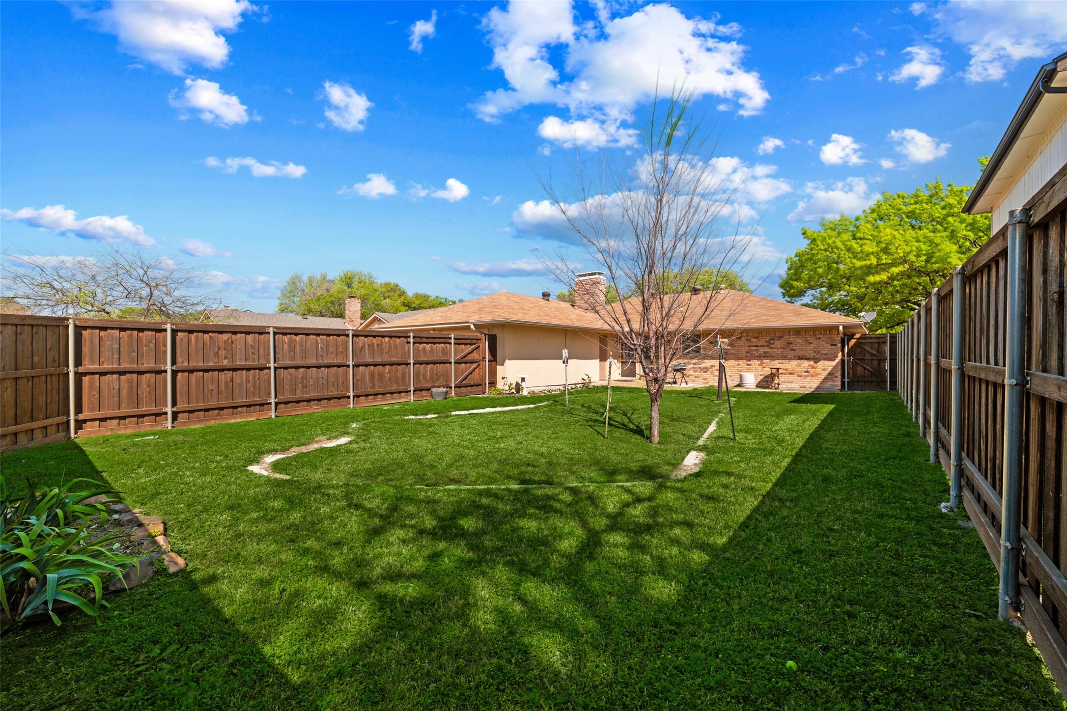 714 Royal Oaks Drive Garland TX 75040