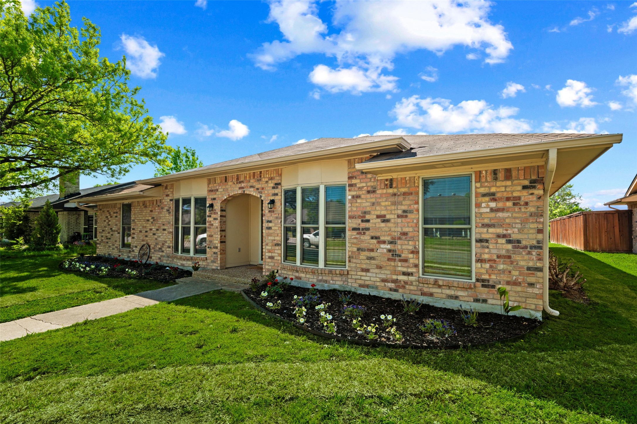 714 Royal Oaks Drive Garland TX 75040