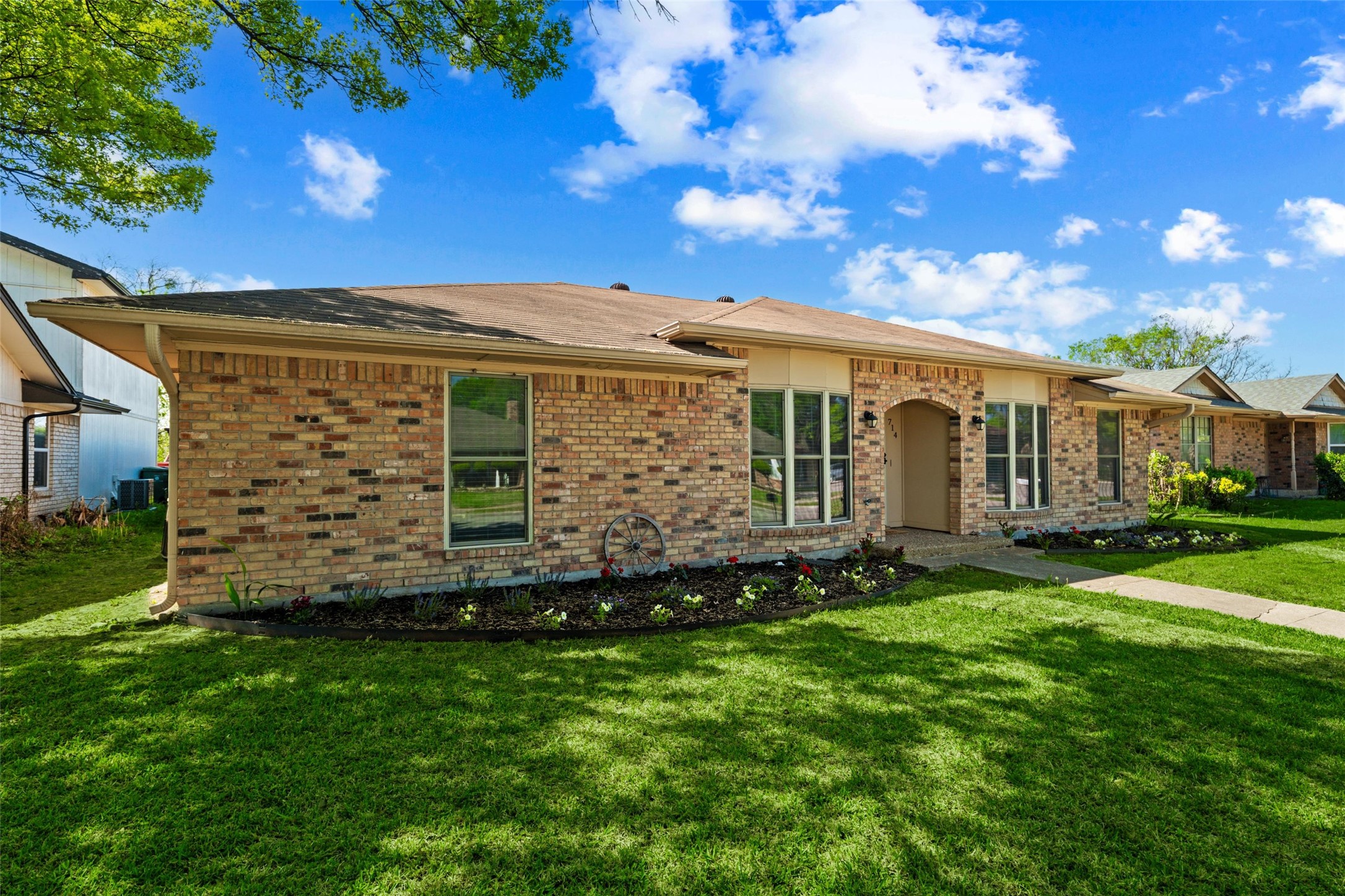 714 Royal Oaks Drive Garland TX 75040