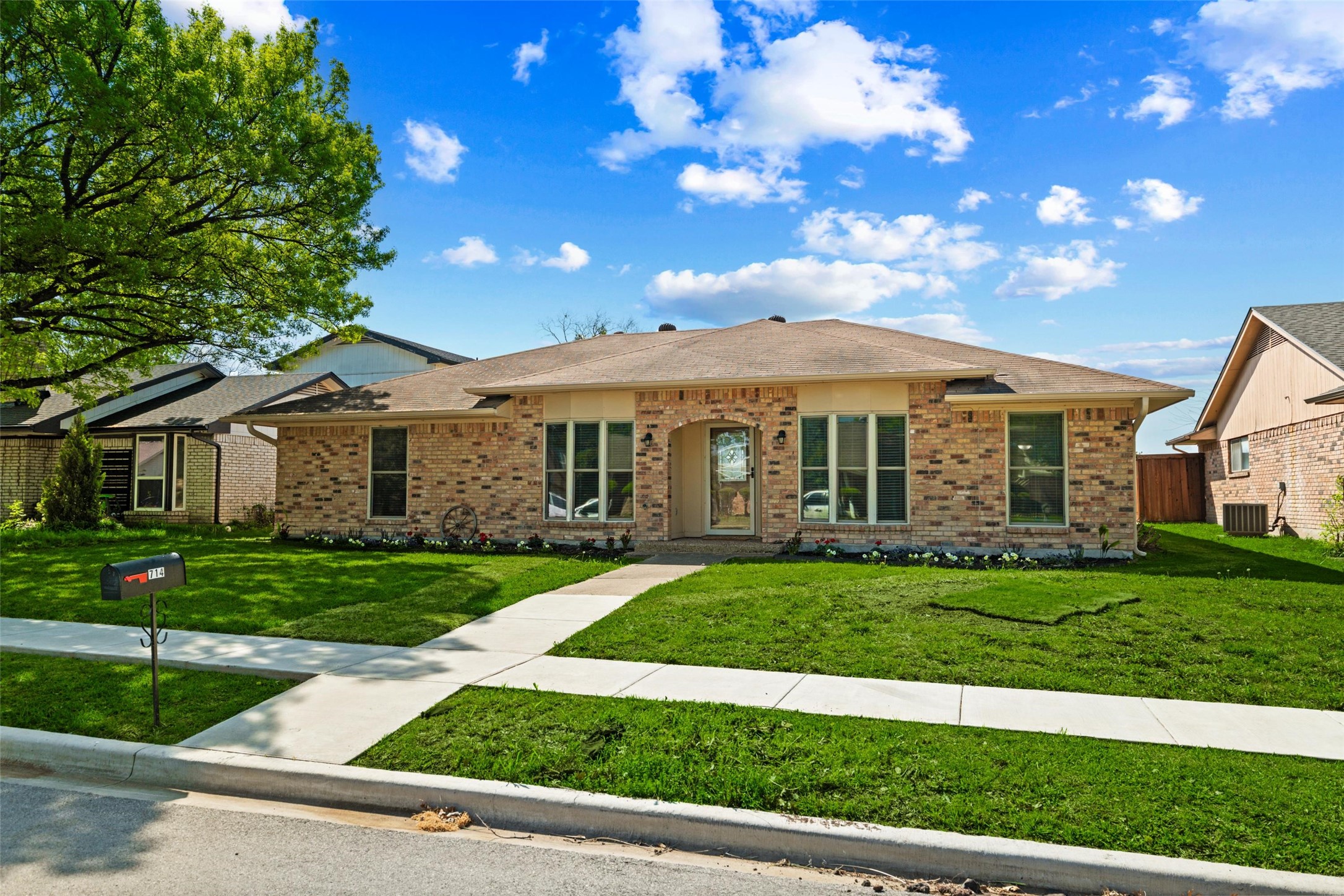 714 Royal Oaks Drive Garland TX 75040