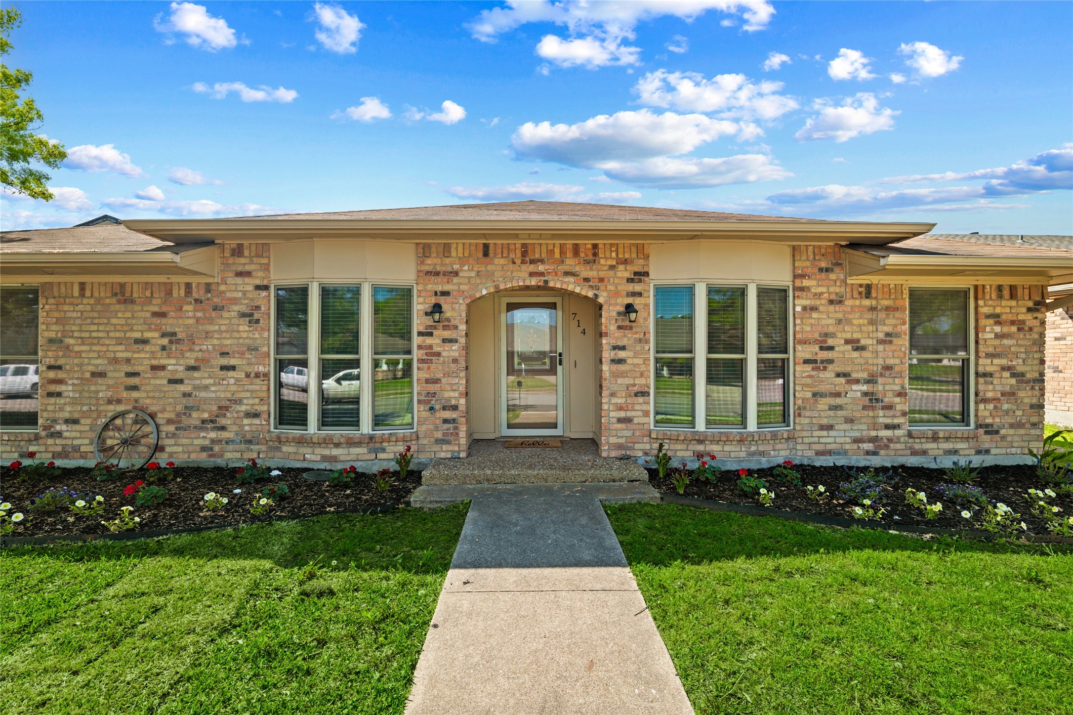 714 Royal Oaks Drive Garland TX 75040