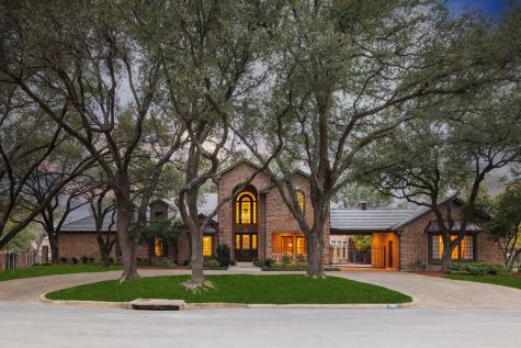 5901 Yardley Court Dallas TX 75248