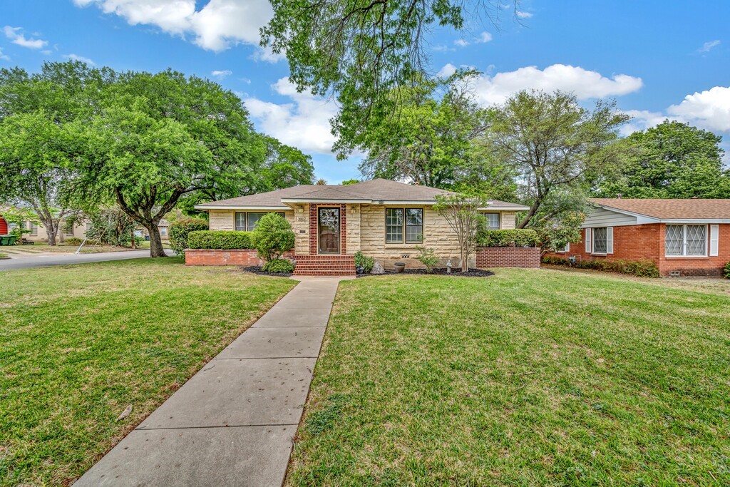 3917 Morrow Avenue Waco TX 76710