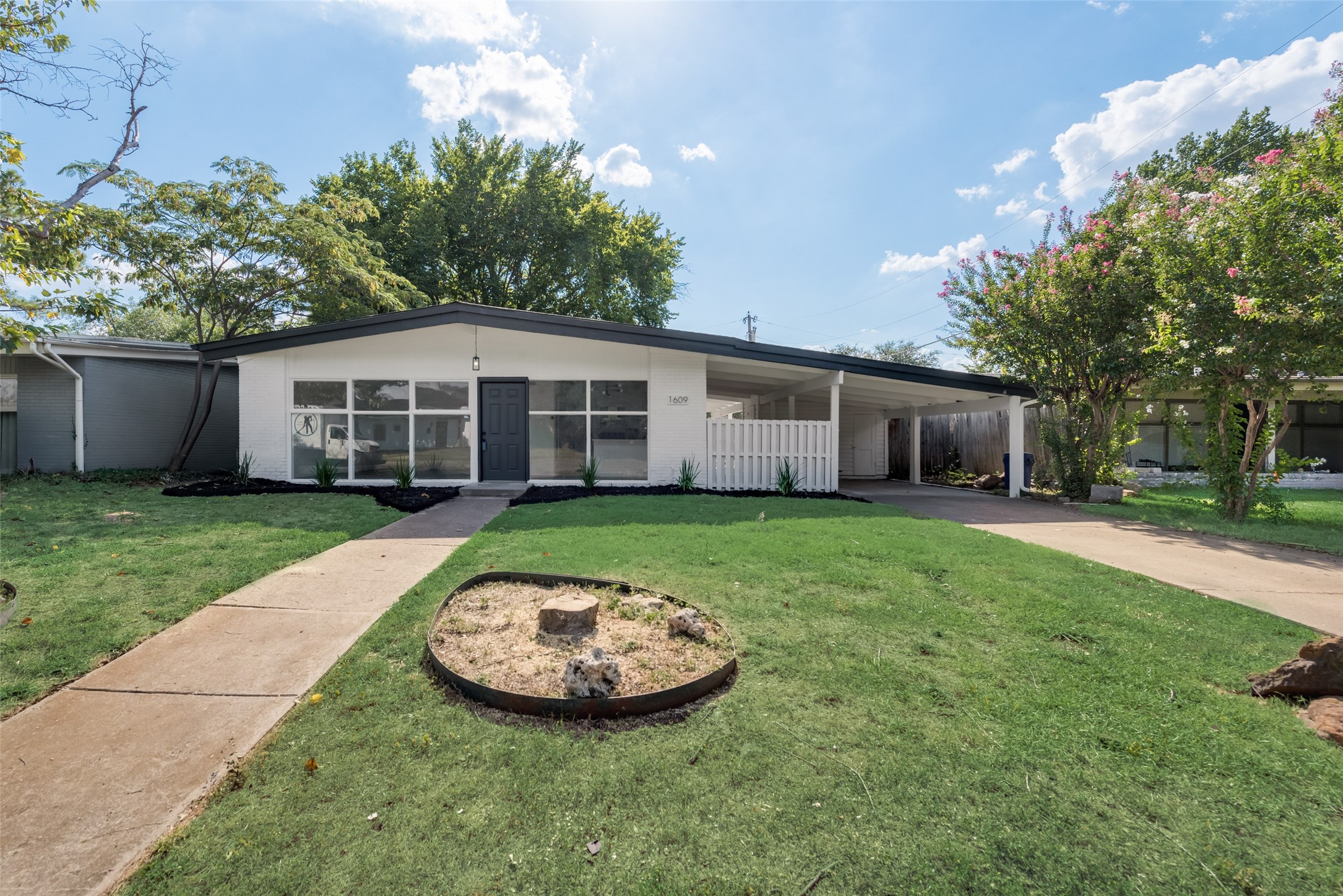 1609 William Brewster Street Irving TX 75061