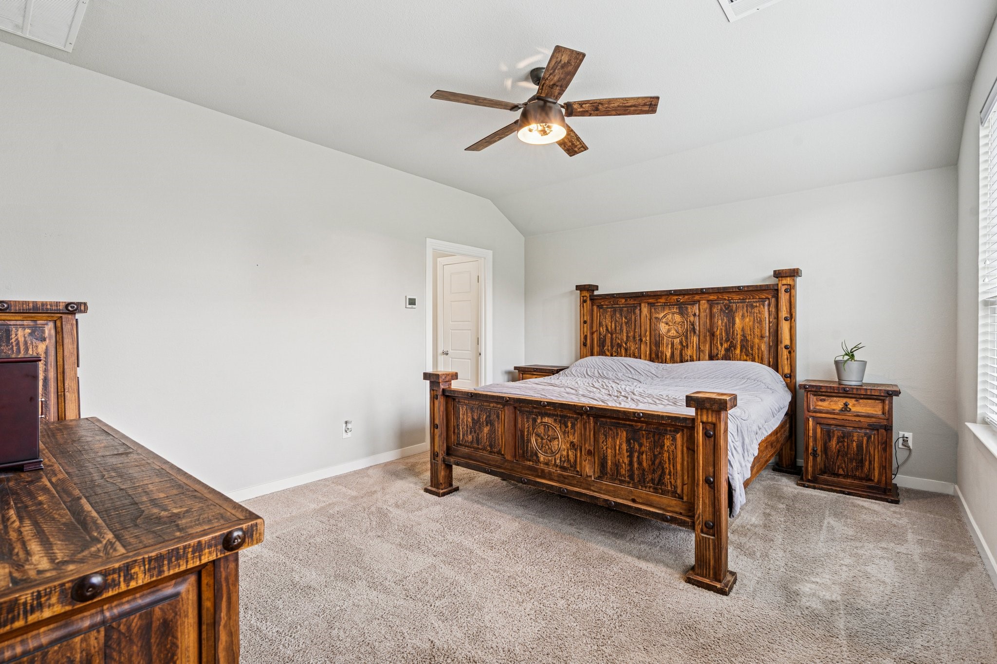 1813 Drover Creek Road Aubrey TX 76227