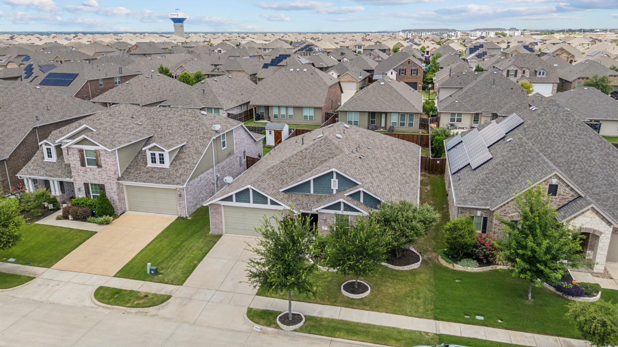 1813 Drover Creek Road Aubrey TX 76227