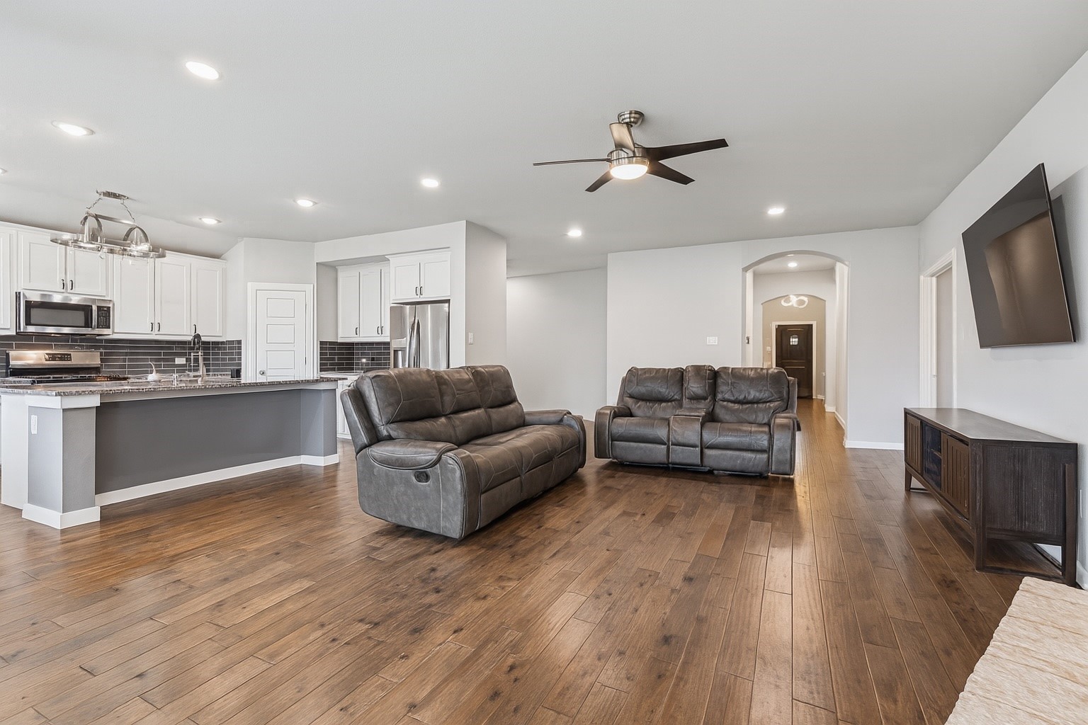 1813 Drover Creek Road Aubrey TX 76227