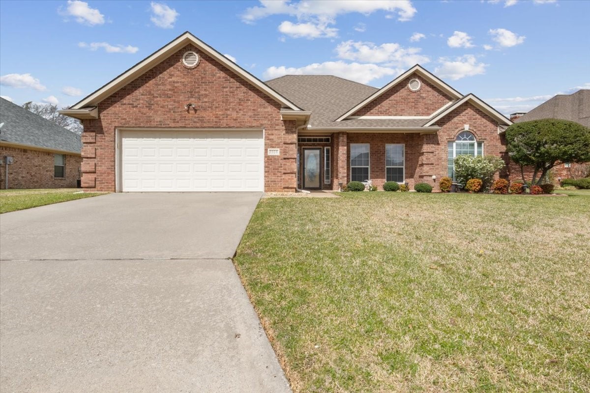 2228 N Village Drive Bonham TX 75418