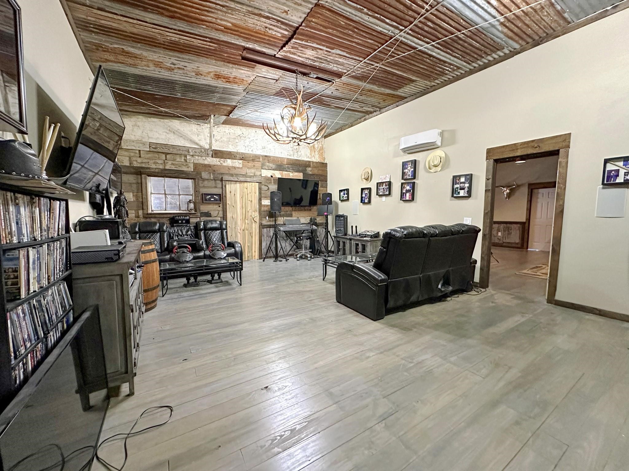 1990 Jim Harry Loop Sunset TX 76270