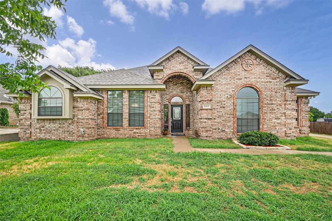 816 Edgehill Road Burleson TX 76028
