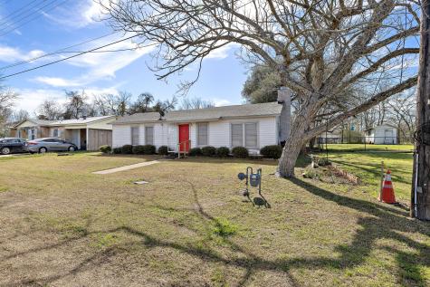 712 Vernon Street Rockdale TX 76567