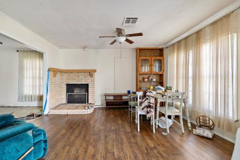 712 Vernon Street Rockdale TX 76567