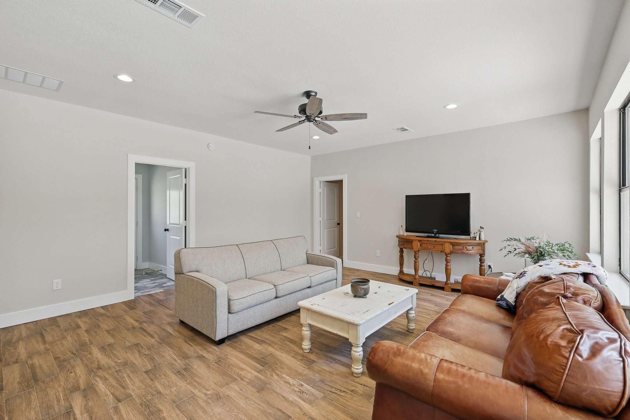 2446 Neely Trail Valley View TX 76272