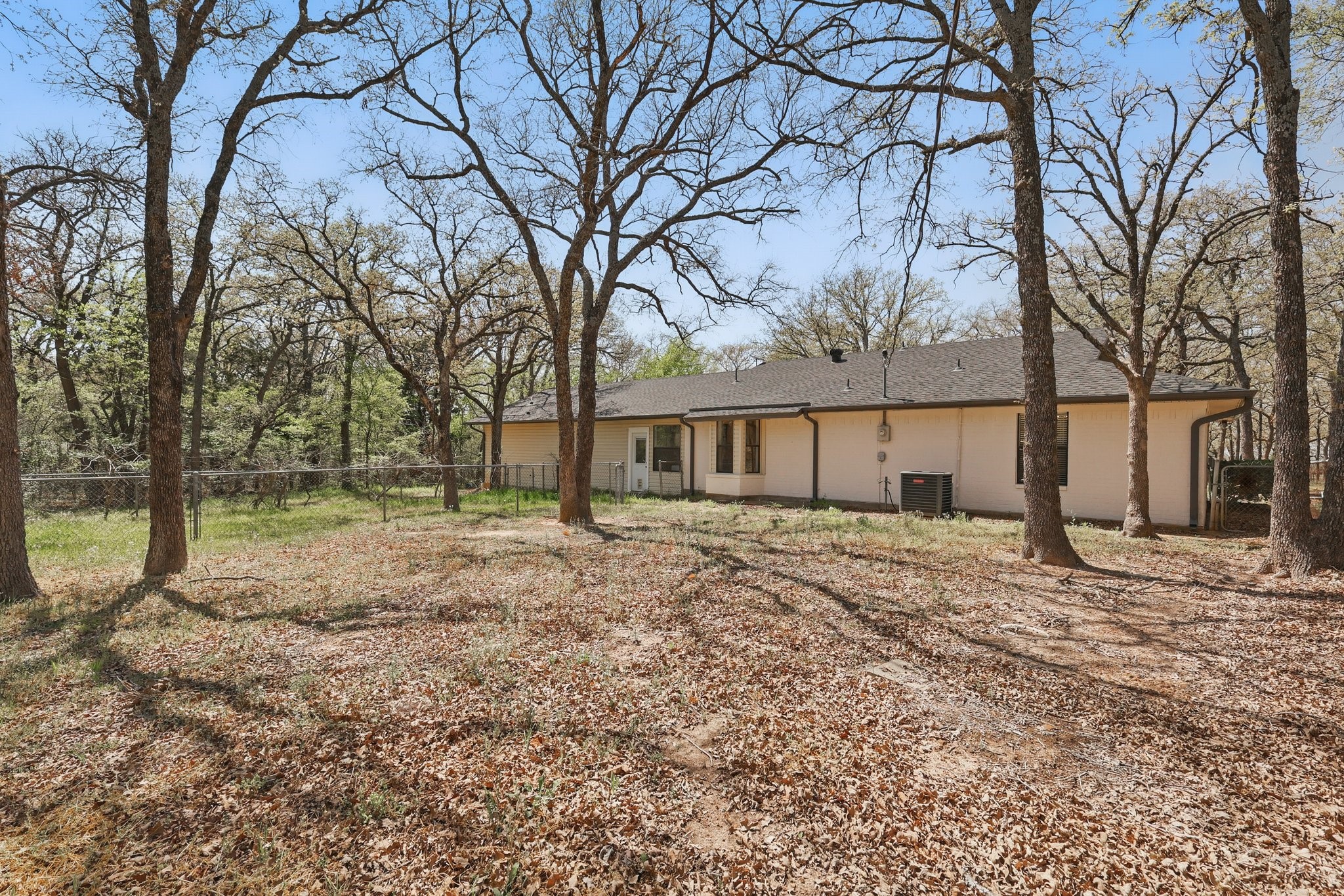 2446 Neely Trail Valley View TX 76272