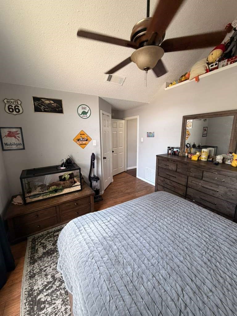 906 Busby Cedar Hill TX 75104