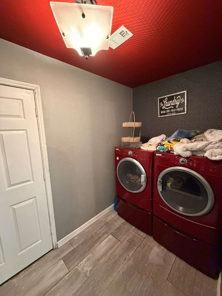 906 Busby Cedar Hill TX 75104