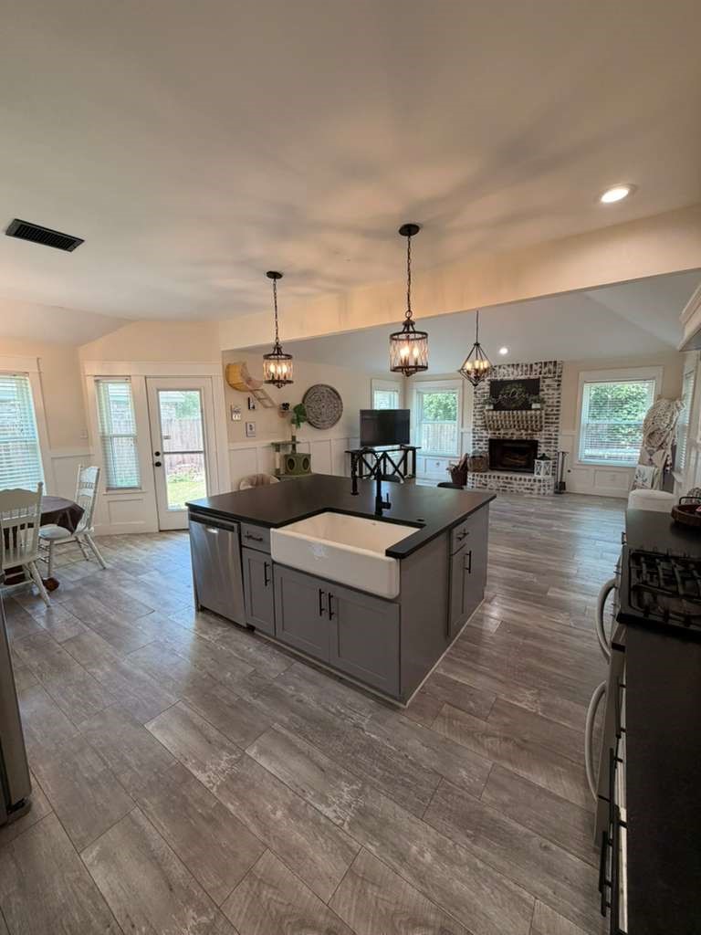 906 Busby Cedar Hill TX 75104